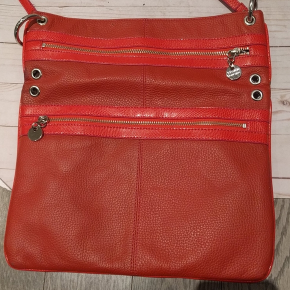 Beautiful faux leather bag by Maxx New York 🌸 - Picture 8 of 8